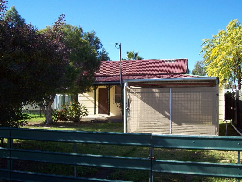 17 MUNNELL STREET, Gulargambone, NSW 2828 Property Details