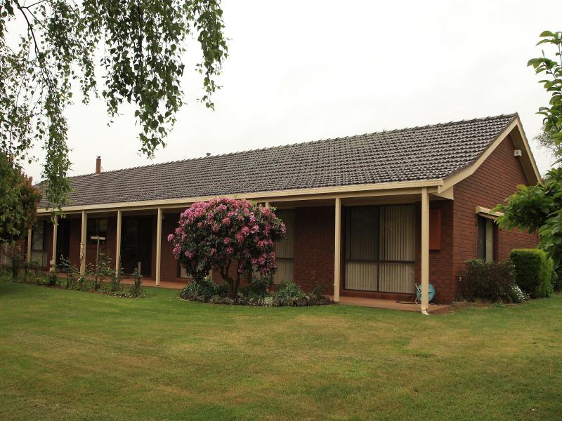 5 Dalmuir Court, Warragul, Vic 3820 Property Details