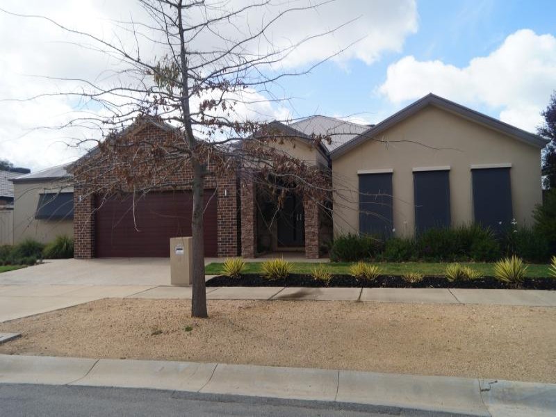 4 Canterbury Avenue, Shepparton, Vic 3630 Property Details