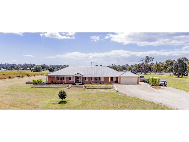 64 Thornton Drive, Uduc, WA 6220 Property Details