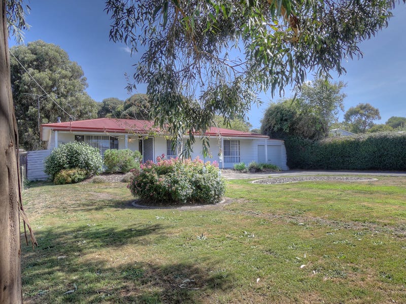 33 Main Street, Gordon, Vic 3345 Property Details