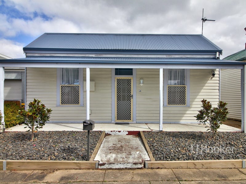 16 Pyke Street, Bairnsdale, Vic 3875 House for Sale