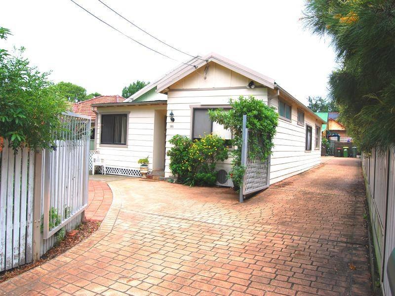 185B Oak Road, Kirrawee, NSW 2232 Property Details