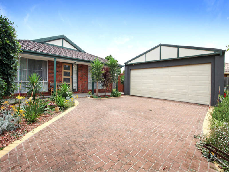 46 Walsingham Cres, Kurunjang, VIC 3337