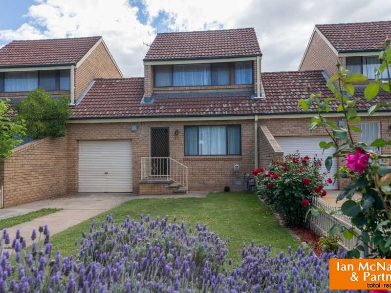 2/1 Donald Road, Queanbeyan, NSW 2620