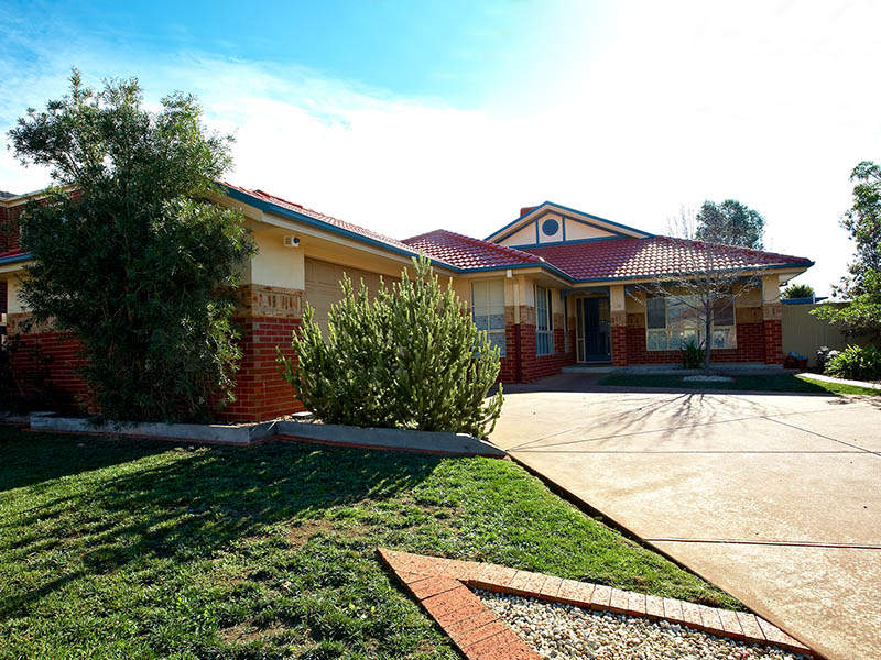 30 Brookville Avenue, Werribee, Vic 3030 Property Details