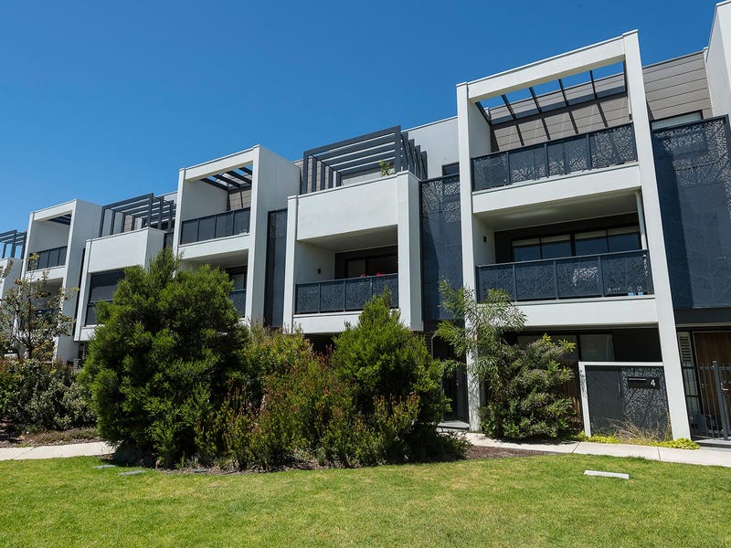 6 Moreton Walk, Cheltenham, Vic 3192 Property Details