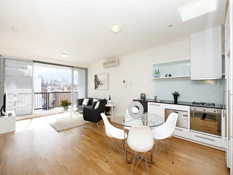 30/100 Queensberry Street, Carlton, Vic 3053 Property Details