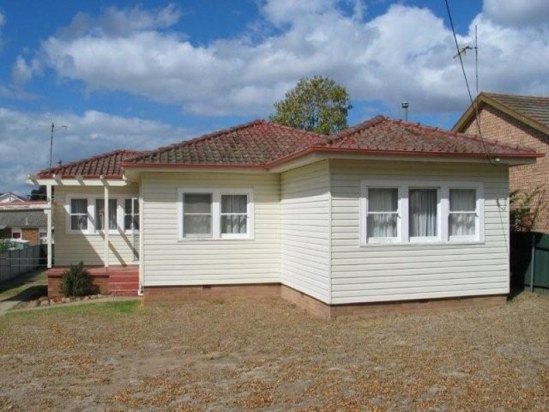 15 GODFREY STREET, Goulburn, NSW 2580 Property Details