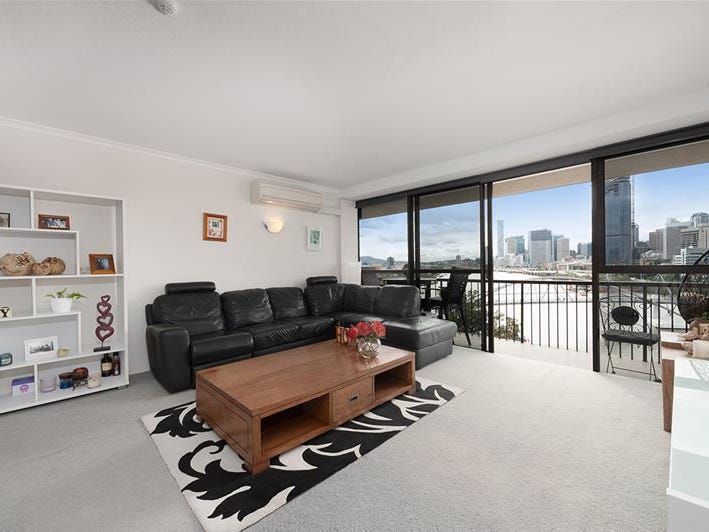 Sold Property Prices & Auction Results in Dornoch Terrace, Brisbane