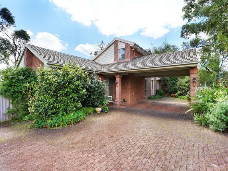 28 Fernleigh Drive, Mooroolbark, Vic 3138 Property Details