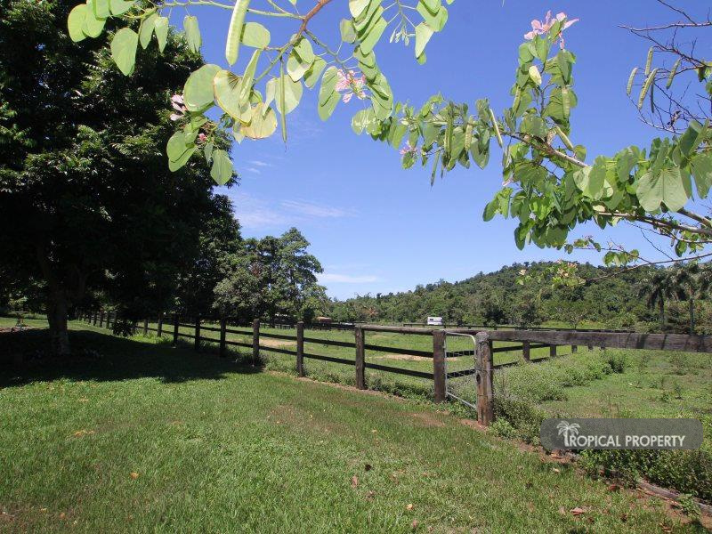 573 Bingil Bay Road, Bingil Bay, QLD 4852