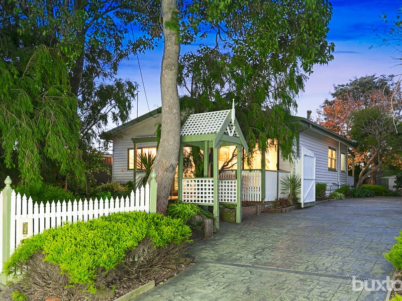 30 Larool Crescent, Seaford, Vic 3198 Property Details