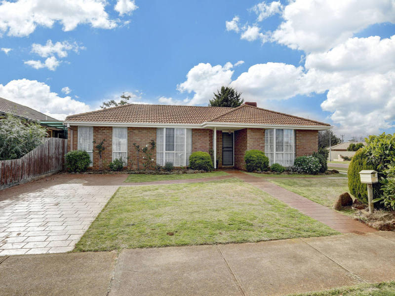 12 Coventry Place, Melton South, VIC 3338