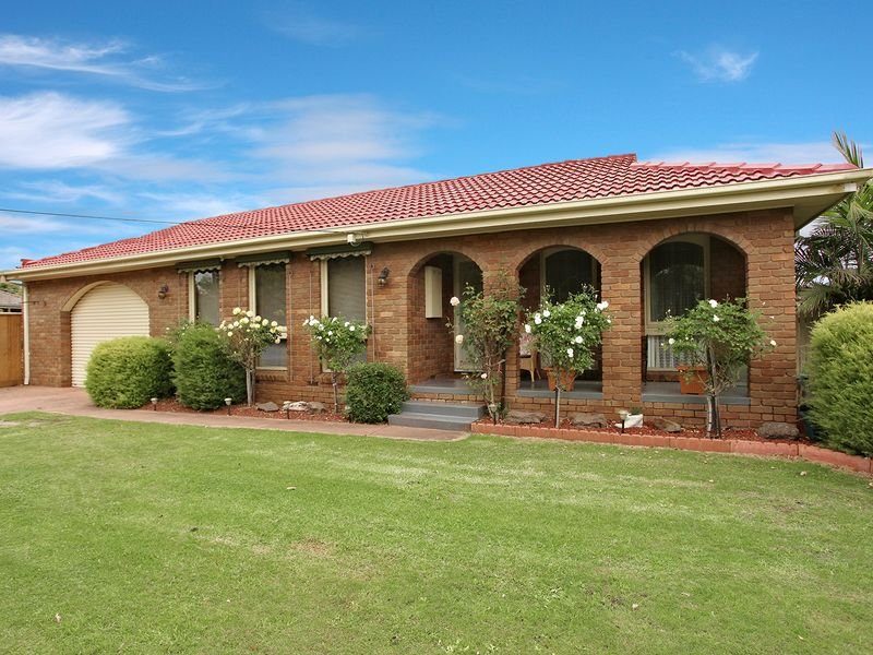 17 Holbourne Drive, Junction Village, VIC 3977