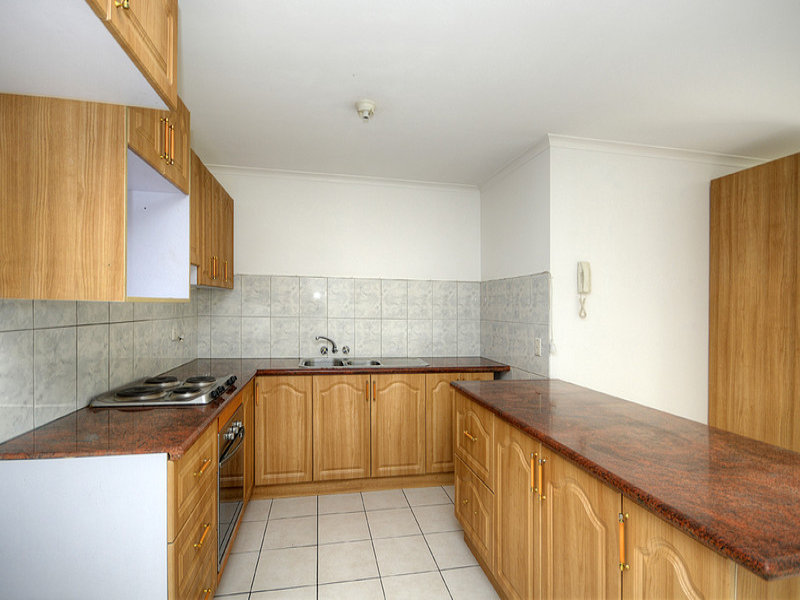 17/9 Bradford Street, Labrador, Qld 4215 Property Details