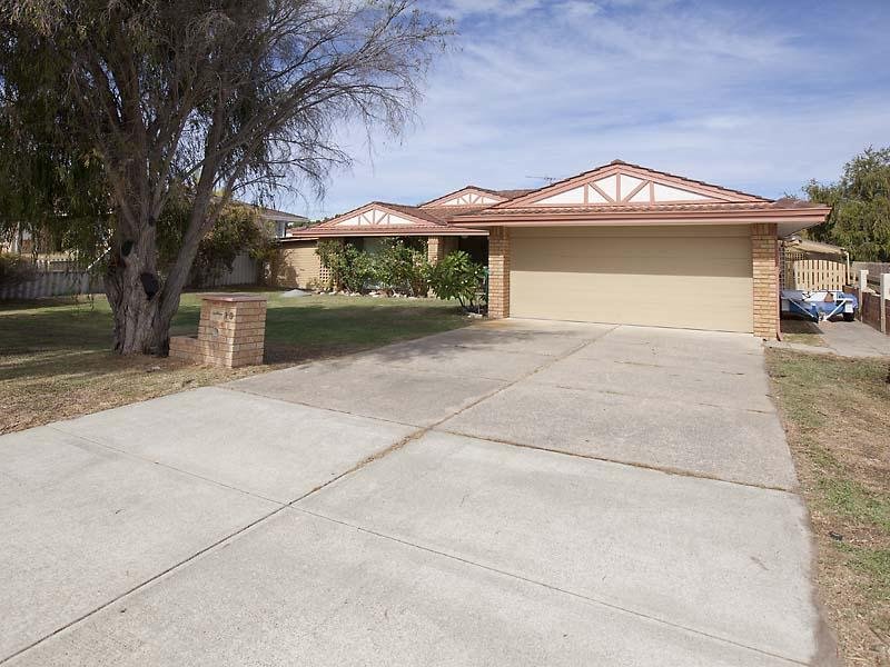 19 Chelmsford Avenue, Port Kennedy, WA 6172