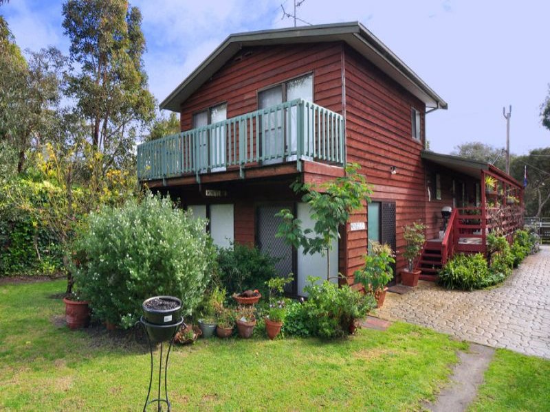 8 Lohr Ave, Inverloch, Vic 3996 Property Details