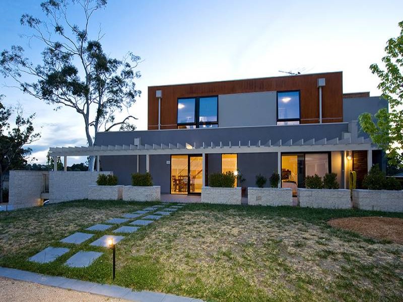 1/138 Ernest Jones Drive, Macleod, Vic 3085 Property Details