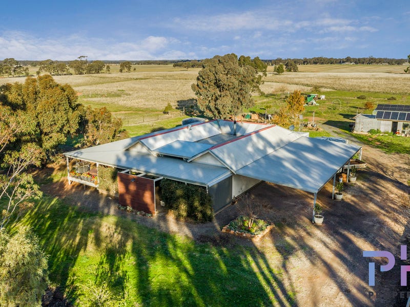 140 Reillys Road, Neilborough, Vic 3570 Property Details