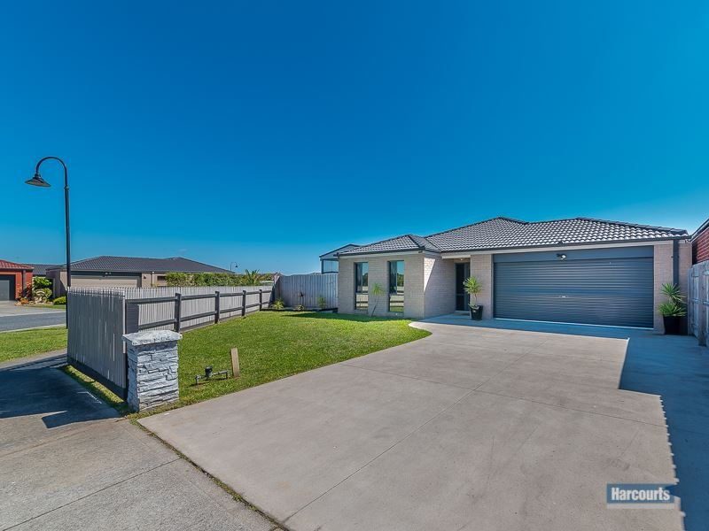 17 Oak Avenue, Longwarry, Vic 3816 Property Details