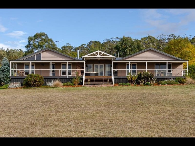 182 Clifton Beach Road, Clifton Beach, TAS 7020