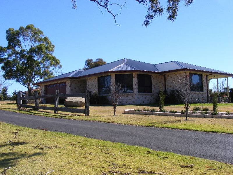 54 Riley Street, Tenterfield, NSW 2372