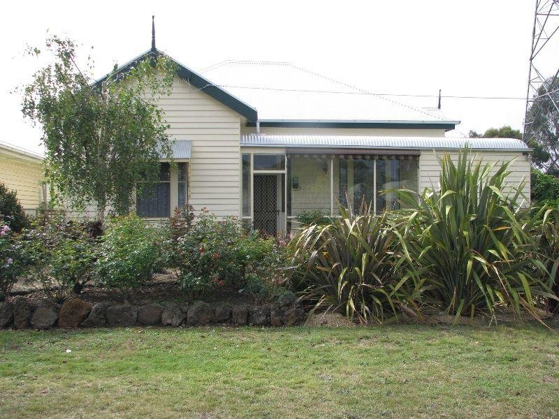 34 Roberts Street, Hamilton, Vic 3300 Property Details