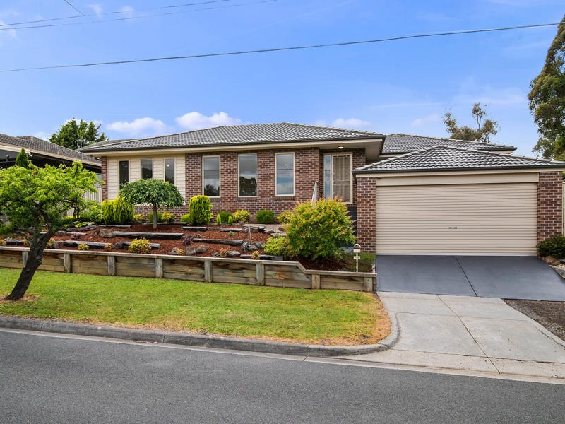 12 Moana Drive, Mooroolbark, VIC 3138