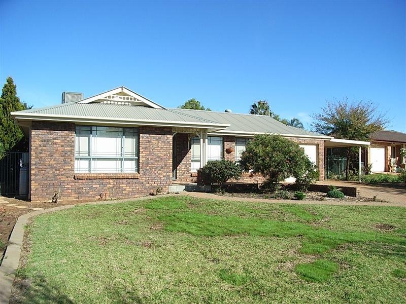 15 Grangewood Drive, Dubbo, NSW 2830