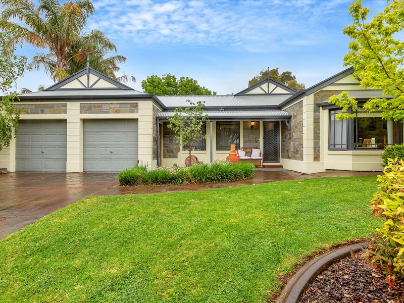 10 Houndsgate Court, Onkaparinga Hills, SA 5163 House for Sale
