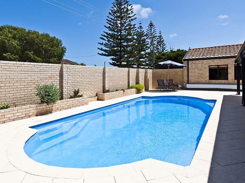 1 Treasure Place, Singleton, WA 6175 - Property Details