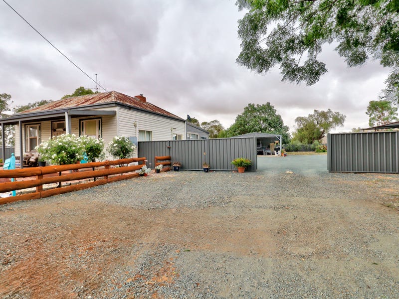 11 Lawrence Street, Mathoura, NSW 2710 Property Details