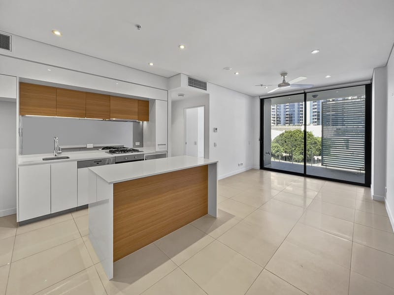 1045/15 Finnegan Street, Hamilton, Qld 4007 Apartment for Sale
