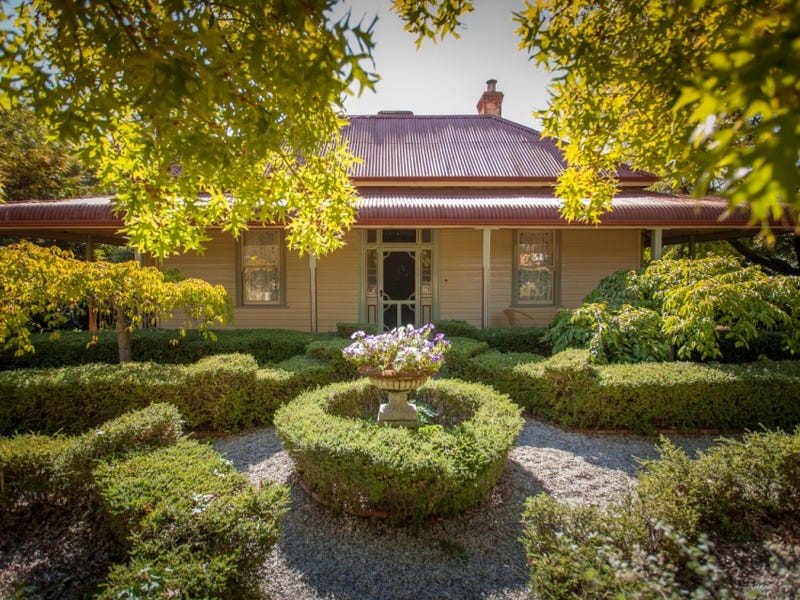 1 Victoria Road, Beechworth, Vic 3747 Property Details