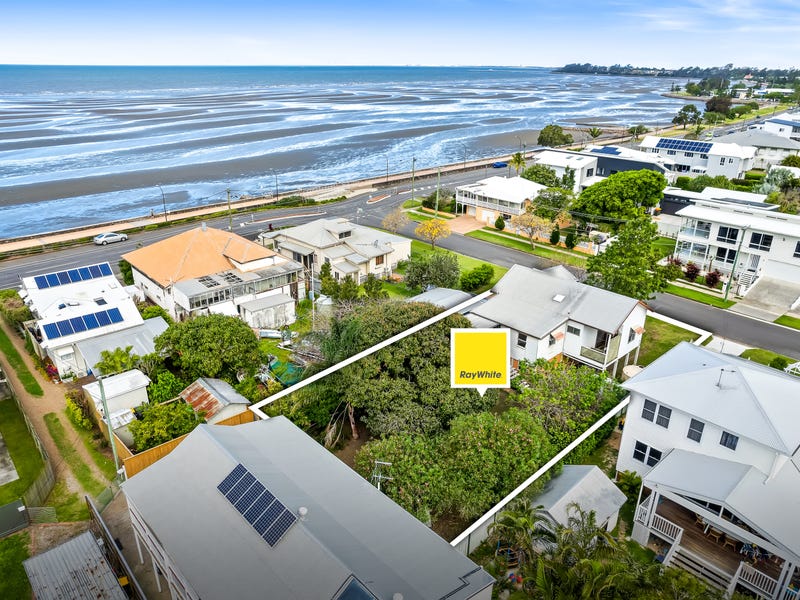 32 Tenth Avenue, Sandgate, Qld 4017 Property Details