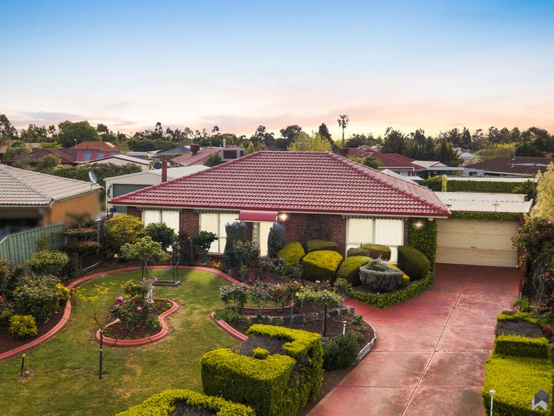 5 Gregory Place, Melton West, Vic 3337