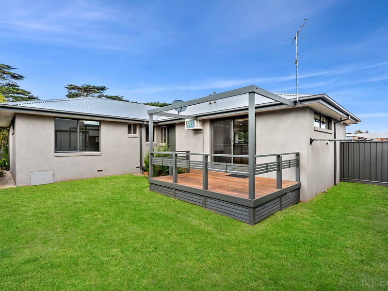 1/40 Bellarine Highway, Queenscliff, Vic 3225 House for Sale