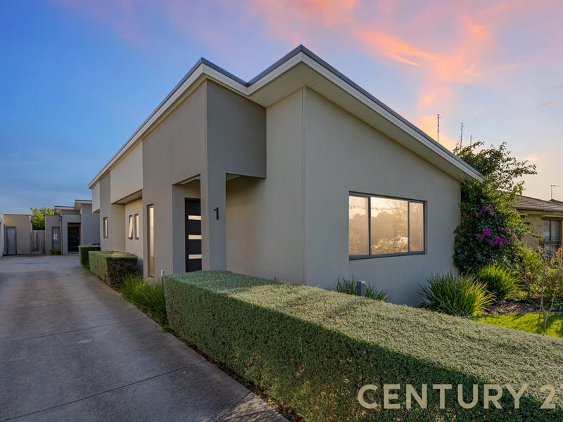 1/10 Snodgrass Street, Pakenham, Vic 3810 Property Details