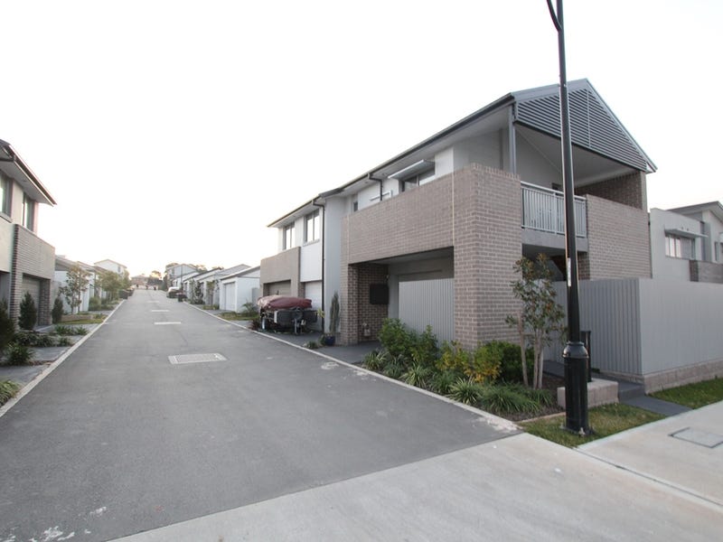 18 Greenview Drive, Moorebank, NSW 2170