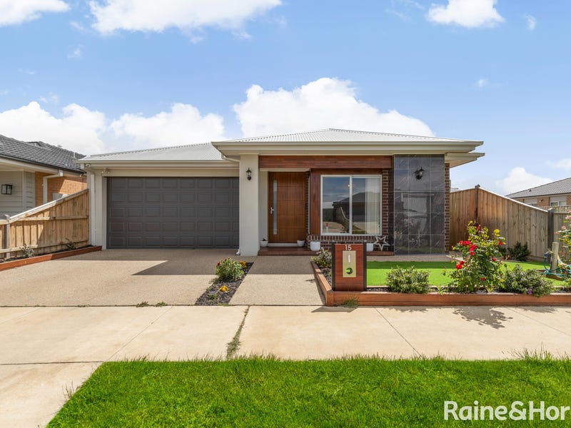 15 Arran Street, Gisborne, Vic 3437 Property Details