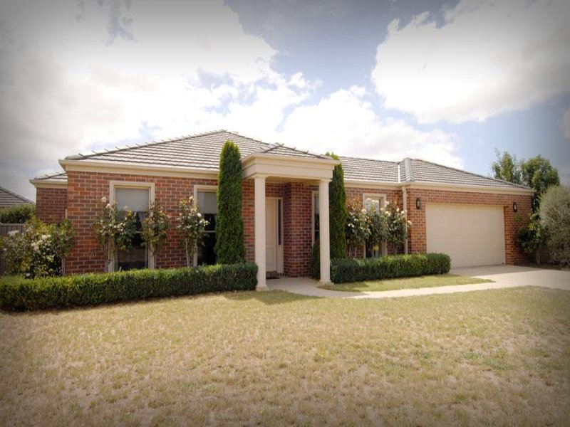 11 Belltower Avenue, Alfredton, Vic 3350 Property Details