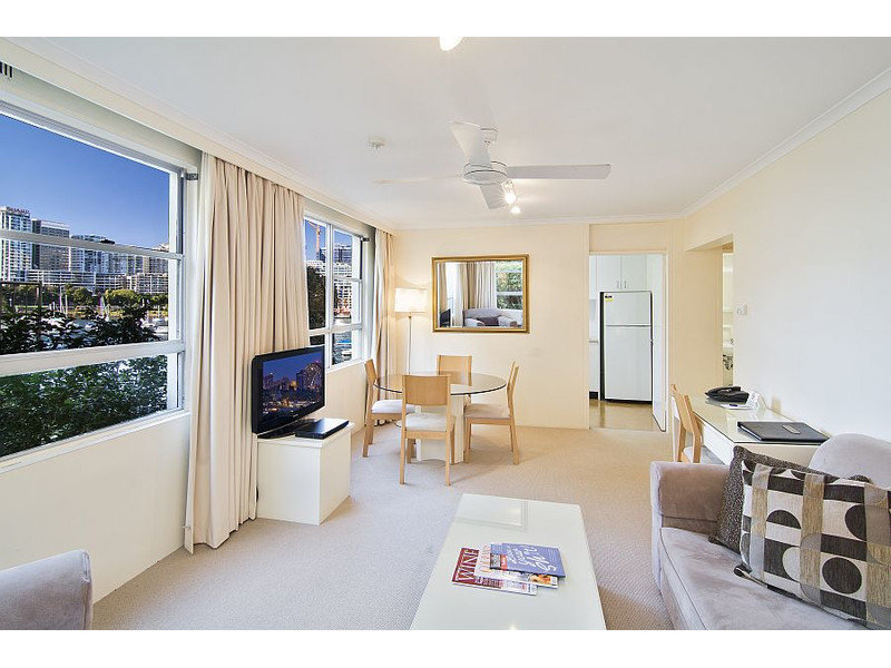 8/2A Henry Lawson Avenue, Mcmahons Point, NSW 2060