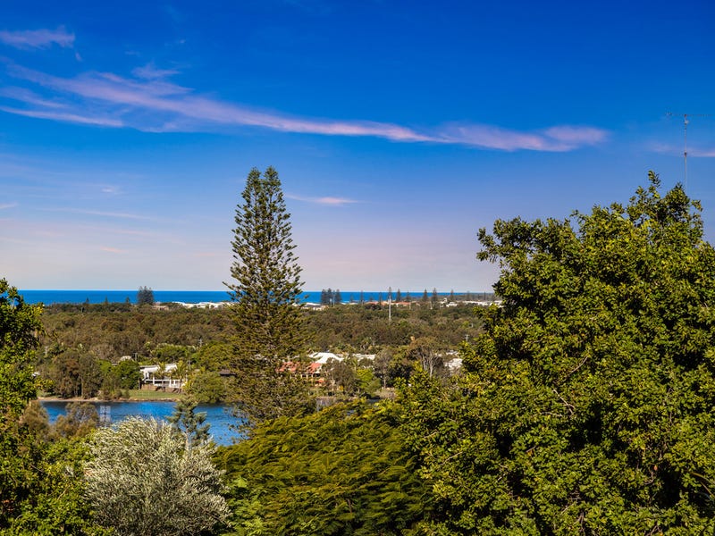 34 Pacific Drive, Banora Point, NSW 2486