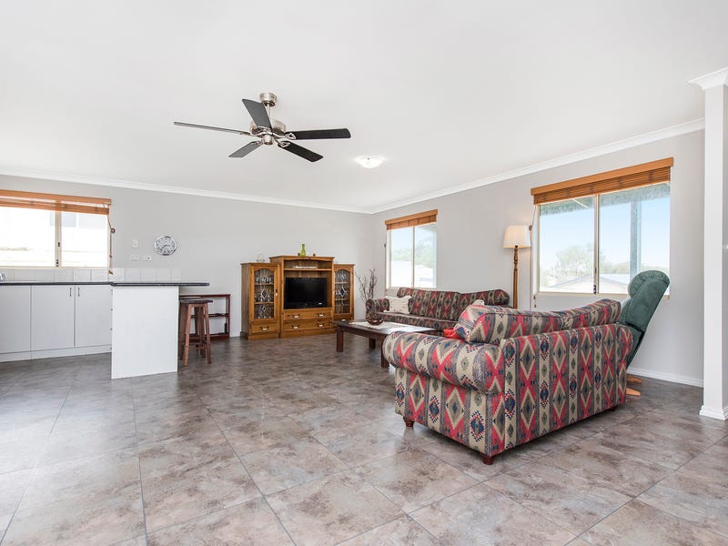 7 Walebing Way, Guilderton, WA 6041 Property Details