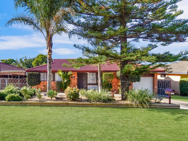 228 The Parkway, Bradbury, NSW 2560