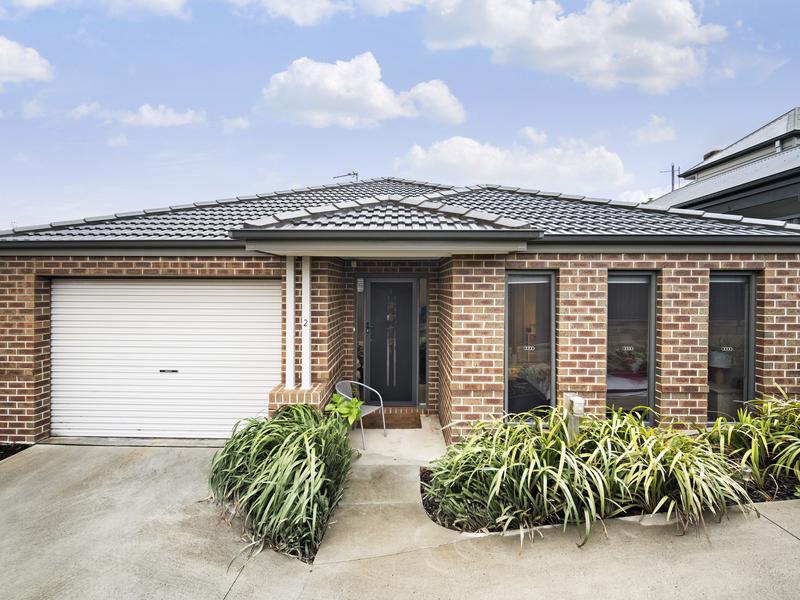 2/413 Peel Street N, Black Hill, VIC 3350