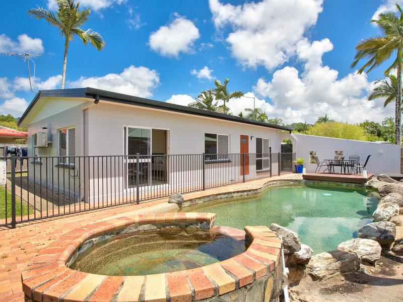 8 Briggs Close, Whitfield, Qld 4870 Property Details