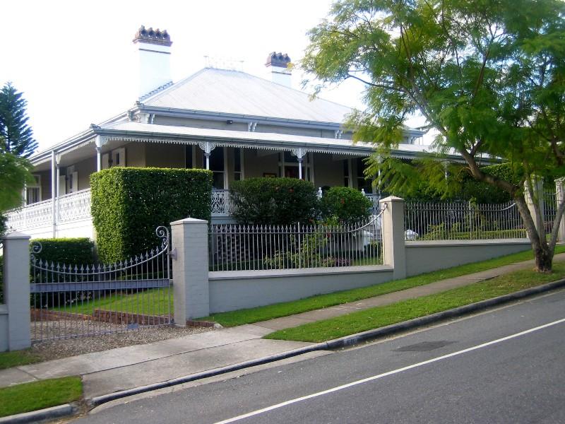 18 Queens Road, Hamilton, Qld 4007 Property Details