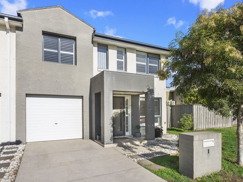 1 Whitfield Parade, Hammondville, NSW 2170 Property Details